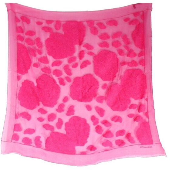 Bottega Veneta Women Pink Roses With Falling Petals Silk Scarf 36”x 36” NWT $840 - Picture 7 of 8